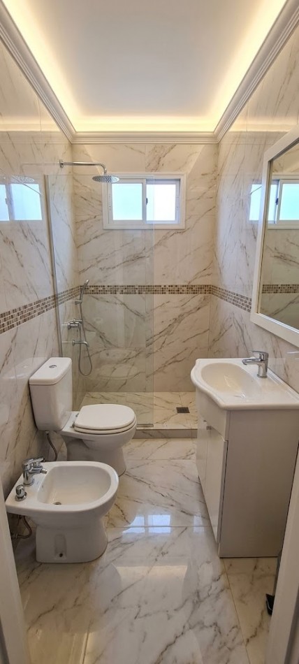IMPORTANTE CASA PARA 2 FAMILIAS